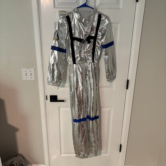 Silver Astronaut Spacesuit Costume with Helmet – Kids Size (Unisex) - Picture 2 of 6